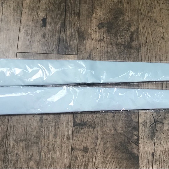 Gentleman’s Collection Matte Satin Wide Tie in MIST-43 - Picture 4 of 5